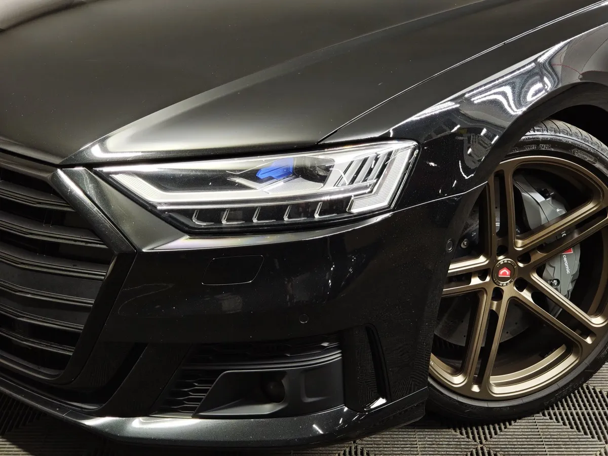 Audi S8 4.0 TFSI Quattro Tiptronic (571 л.с.) Черный в АВИЛОН. Слайд №10