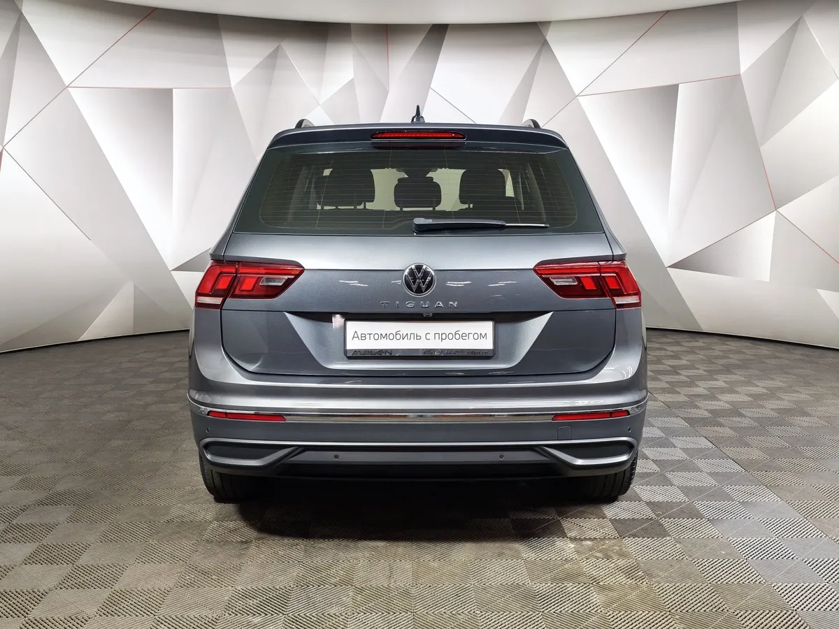 Volkswagen Tiguan 1.4 TSI BlueMotion DSG (150 л.с.) Comfortline Серый в АВИЛОН. Слайд №8