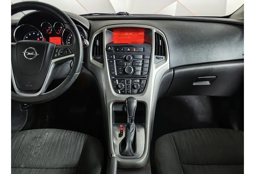 Opel Astra 1.4 Turbo AT (140 л.с.) Синий в АВИЛОН. Слайд №14 Opel Astra 1.4 Turbo AT (140 л.с.) Синий в АВИЛОН. Слайд №14