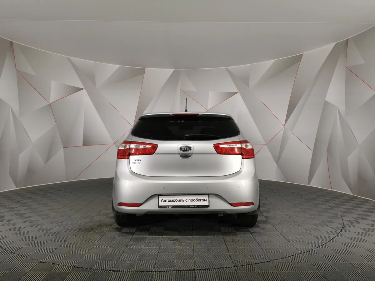Kia Rio 1.6 AT (123 л.с.) Серебристый в АВИЛОН. Слайд №8
