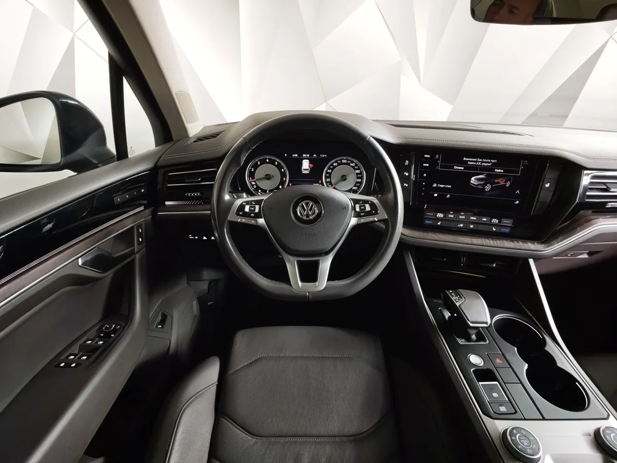 Volkswagen Touareg 2.0 TSI Tiptronic 4Motion (249 л.с.) Business Черный в АВИЛОН. Слайд №20