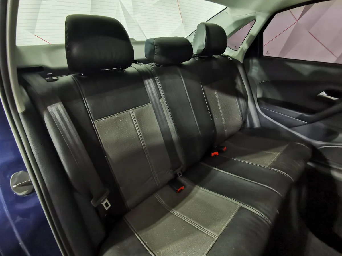 Volkswagen Polo 1.6 MT (105 л.с.) Comfortline Синий в АВИЛОН. Слайд №14