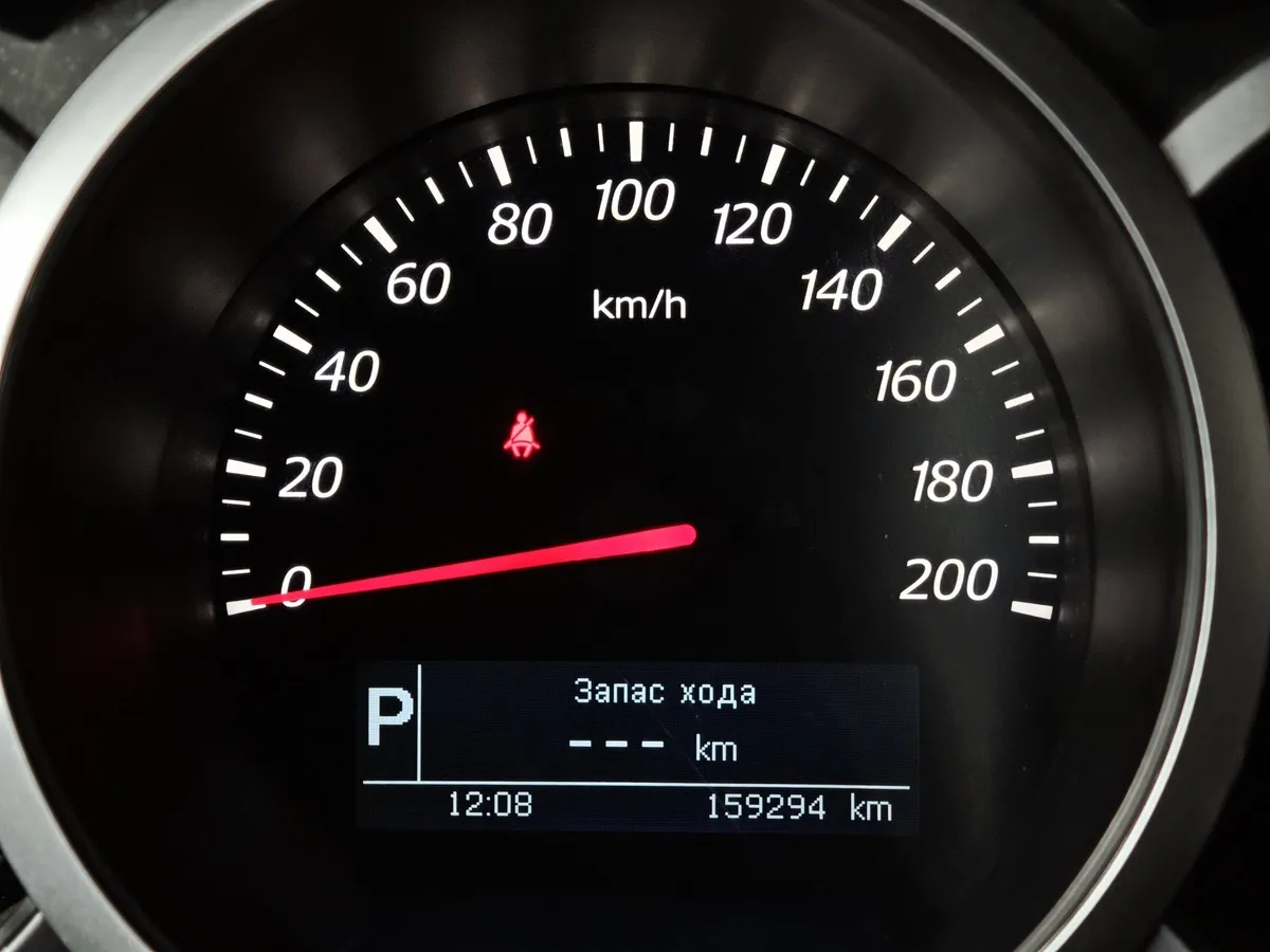 Suzuki Grand Vitara 2.0 AT (140 л.с.) Серебристый в АВИЛОН. Слайд №18