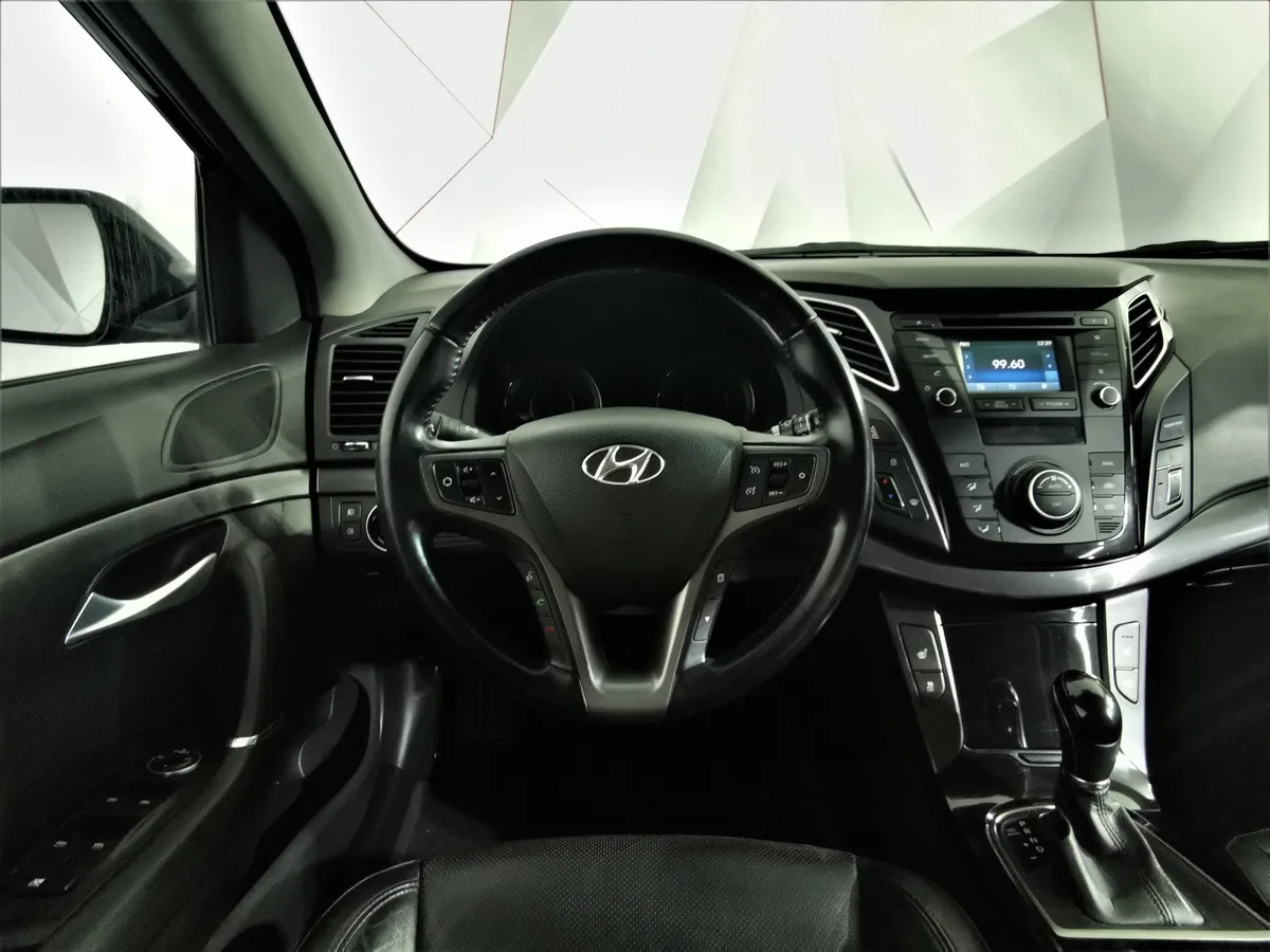 Hyundai i40 2.0 AT (150 л.с.) Business Черный в АВИЛОН. Слайд №19