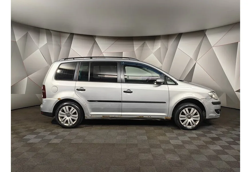 АВИЛОН - Volkswagen Touran 1.4 TSI DSG (140 л.с.) Conceptline Серебристый - slide 3
