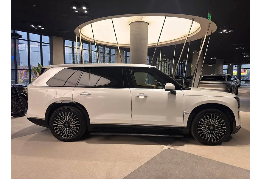 Zeekr 9X 2.0h AT 4WD (1177 л.с.) Max Белый в АВИЛОН. Слайд №3