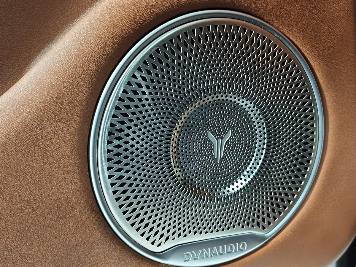 Voyah Free EVR 1.5 AT AWD (489 л.с.) Белый в АВИЛОН. Слайд №19