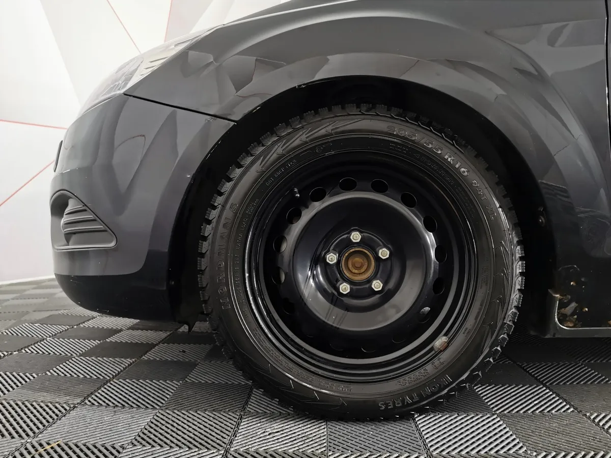 Ford Focus 2.0 AT (145 л.с.) Черный в АВИЛОН. Слайд №9