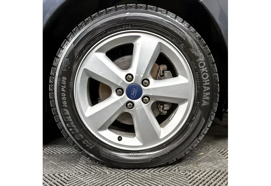 Ford Focus 1.8 MT (125 л.с.) Ghia Серый в АВИЛОН. Слайд №9