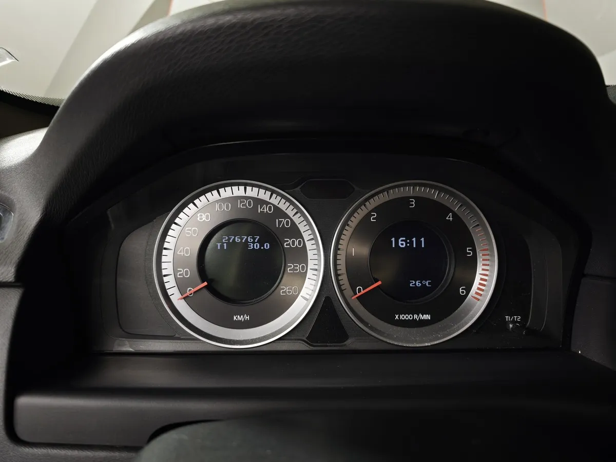 Volvo XC70 2.4 D4 Geartronic AWD (163 л.с.) Черный в АВИЛОН. Слайд №17