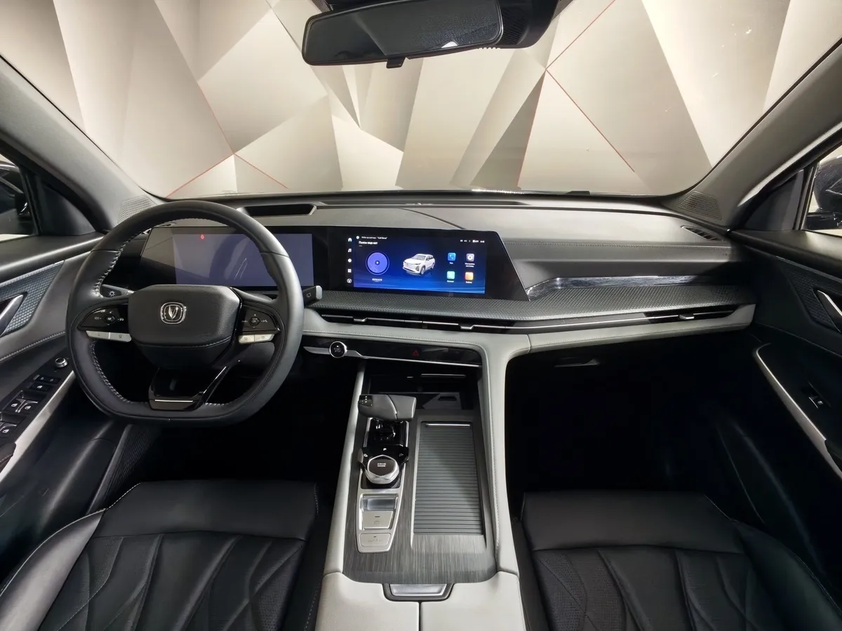 Changan CS75PLUS 2.0 AT (223 л.с.) Luxe Черный в АВИЛОН. Слайд №14