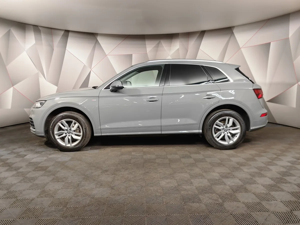 Audi Q5 2.0 TFSI S tronic quattro (249 л.с.) Серый в АВИЛОН. Слайд №5