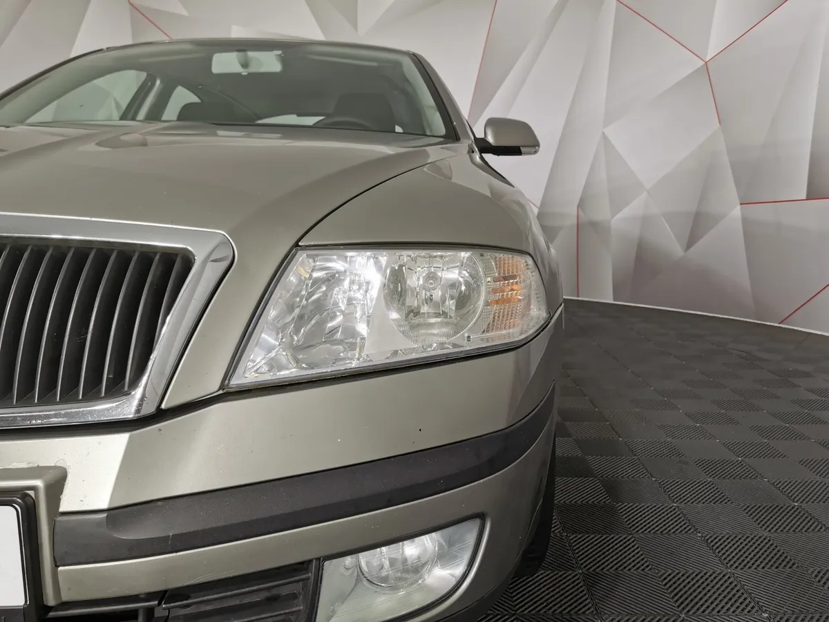 Skoda Octavia 1.6 FSI MT (115 л.с.) Серый в АВИЛОН. Слайд №10