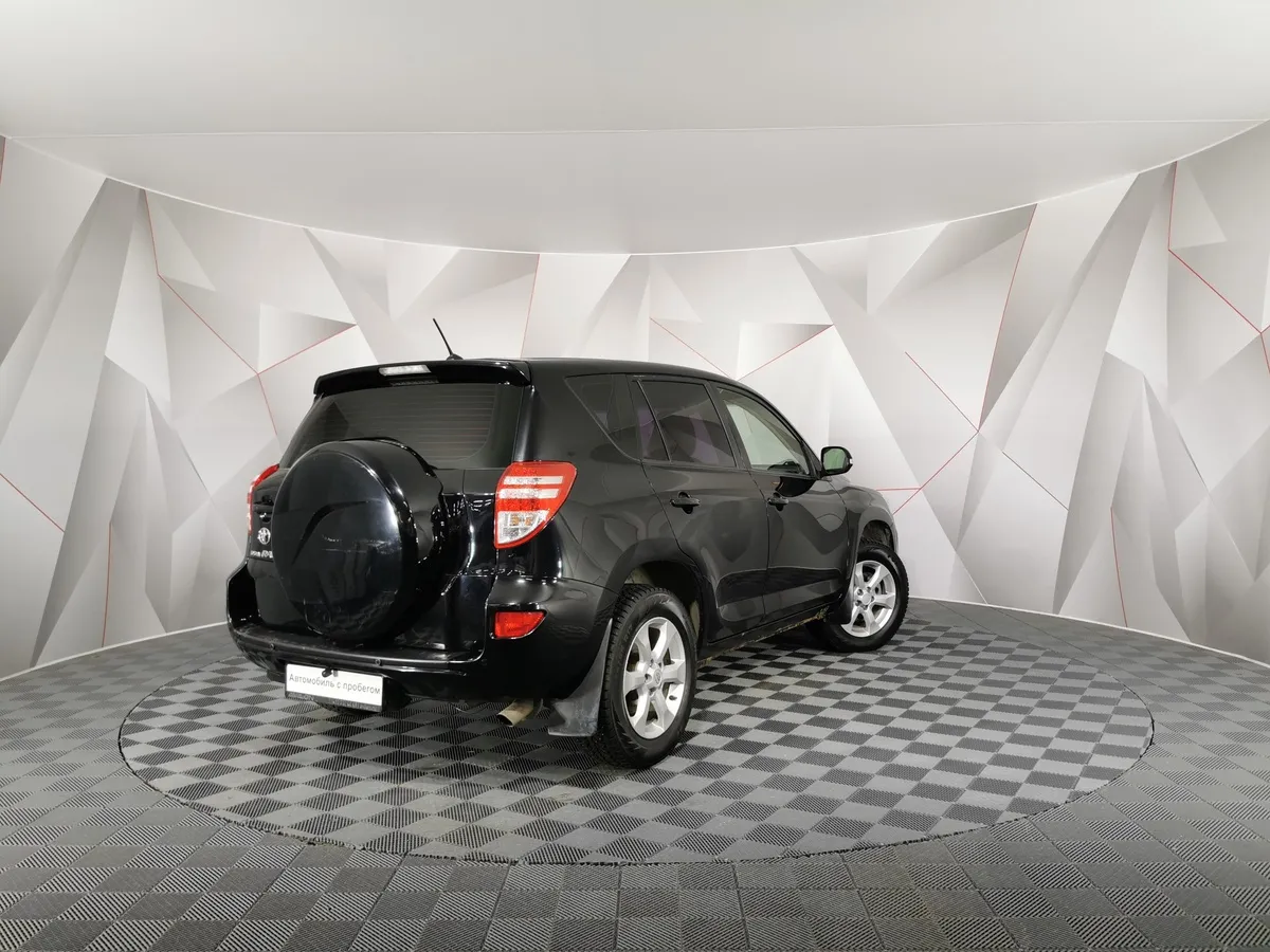 Toyota RAV4 2.0 AT (152 л.с.) Черный в АВИЛОН. Слайд №2