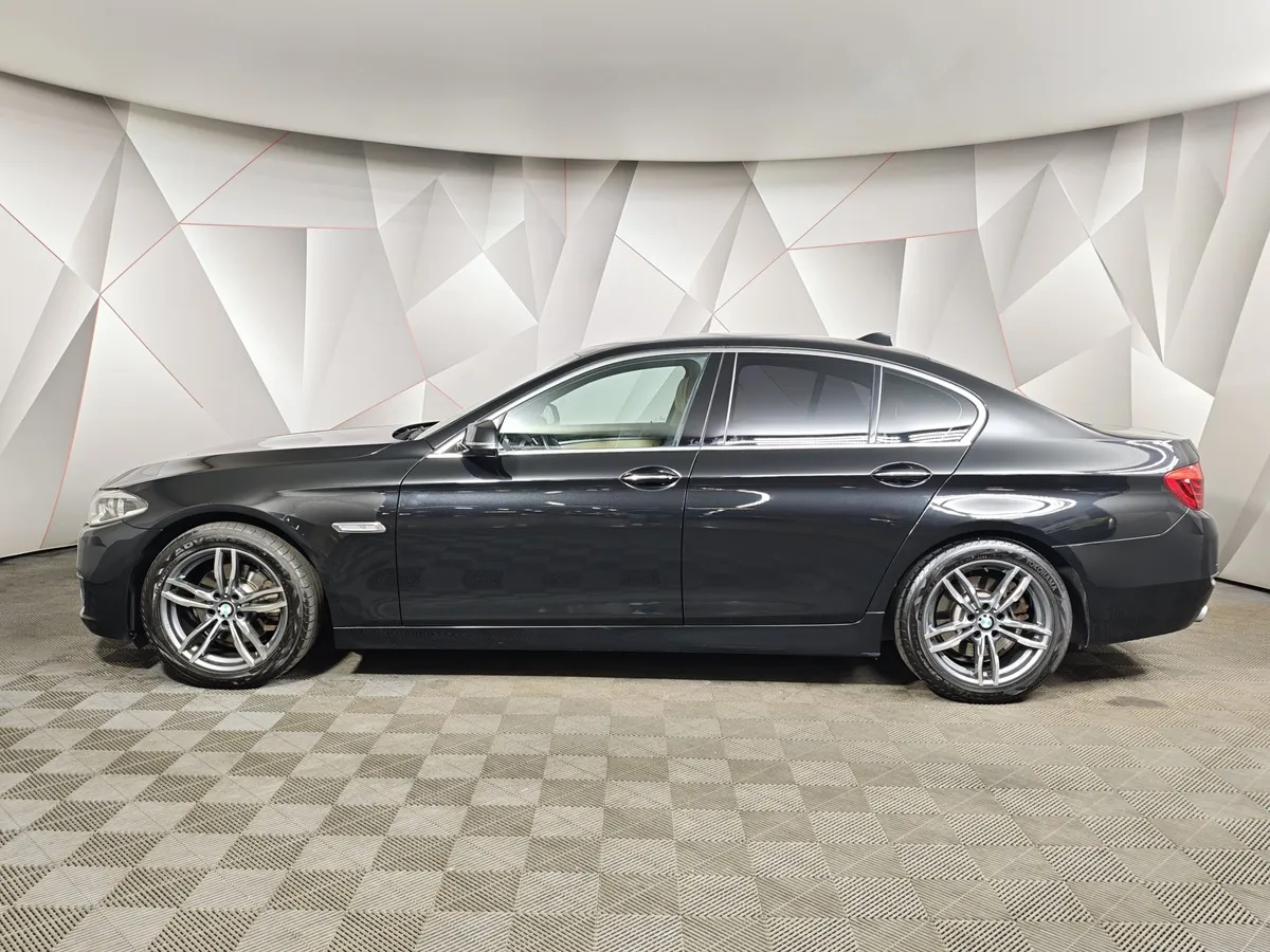 BMW 5 серия 528i xDrive Steptronic (245 л.с.) Черный в АВИЛОН. Слайд №5
