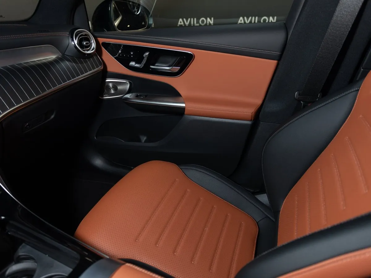 Mercedes-Benz GLC Купе 300 9G-TRONIC 4MATIC (272 л.с.) Черный в АВИЛОН. Слайд №13
