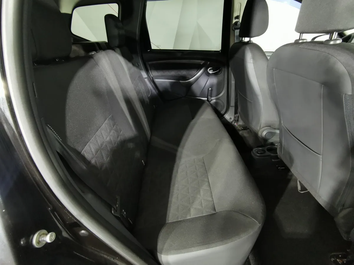 Renault Duster 1.6 MT 4x4 (114 л.с.) Черный в АВИЛОН. Слайд №15