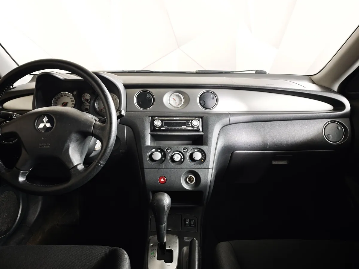 Mitsubishi Outlander 2.4 AT 4WD (160 л.с.) Серый в АВИЛОН. Слайд №12