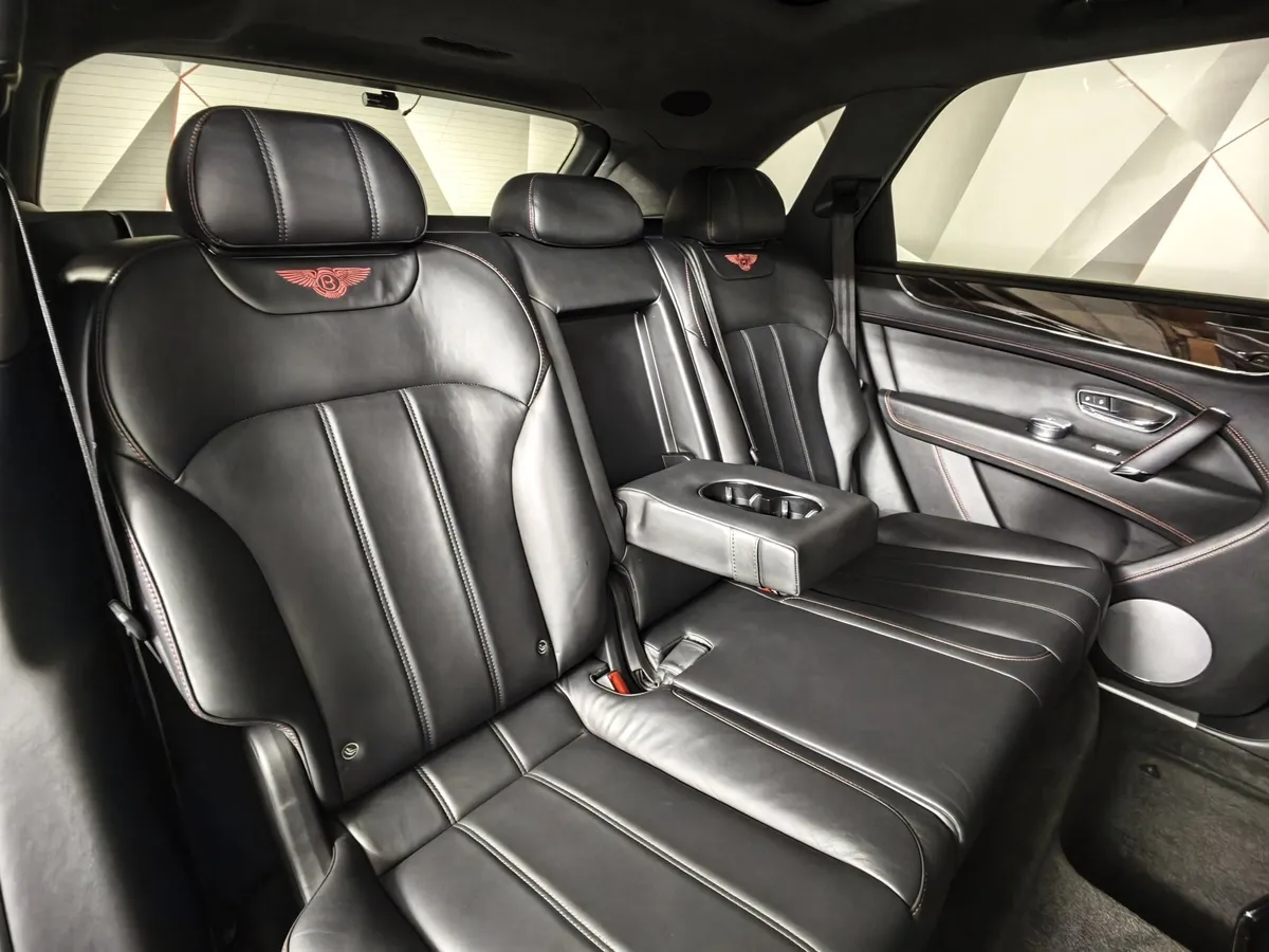 Bentley Bentayga 6.0 AT AWD (608 л.с.) Черный в АВИЛОН. Слайд №16