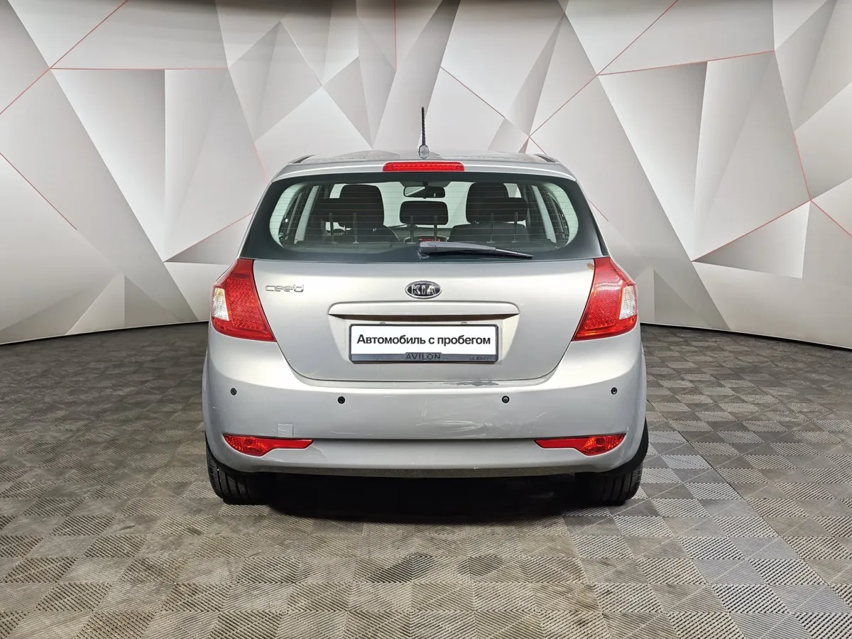Kia Ceed 1.6 AT (122 л.с.) Люкс Серебристый в АВИЛОН. Слайд №8