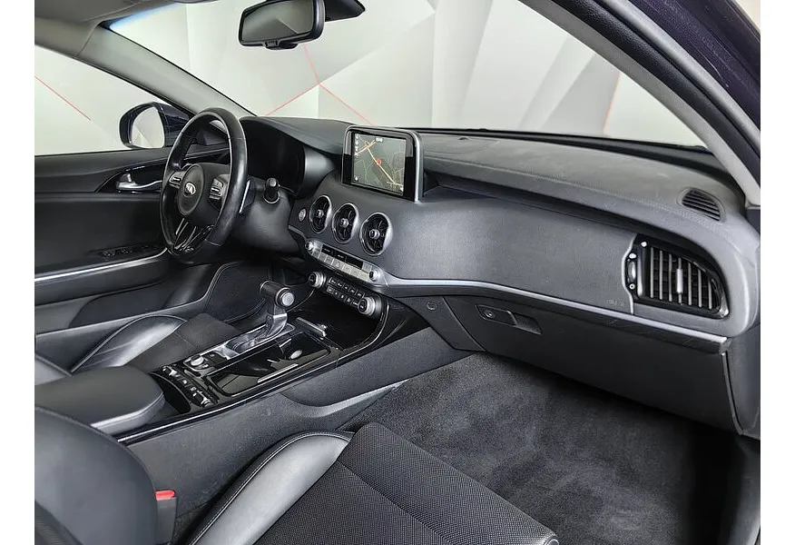 Kia Stinger 2.0 AT AWD (247 л.с.) Prestige Синий в АВИЛОН. Слайд №13