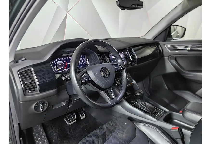 Skoda Kodiaq 2.0 TSI DSG 4X4 (180 л.с.) Зеленый в АВИЛОН. Слайд №19