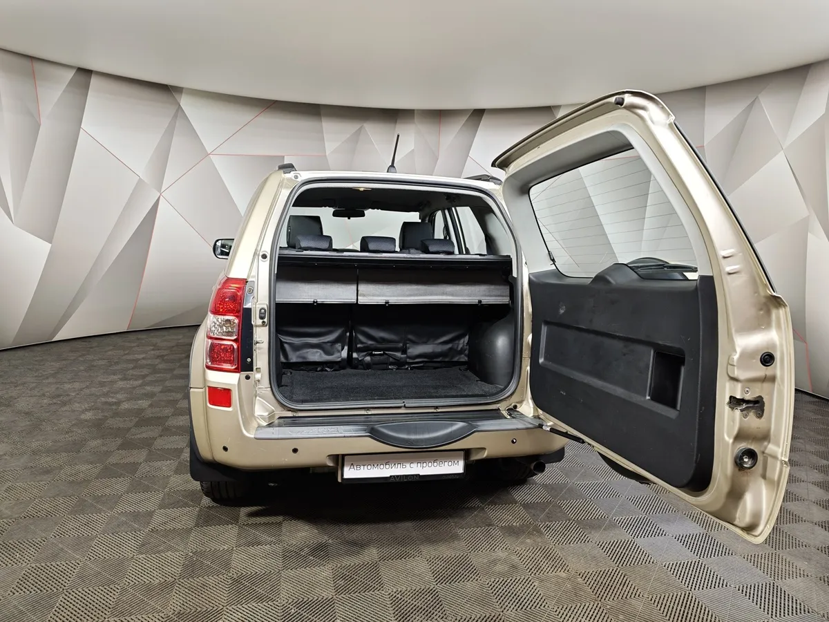 Suzuki Grand Vitara 2.4 AT (169 л.с.) Бежевый в АВИЛОН. Слайд №12
