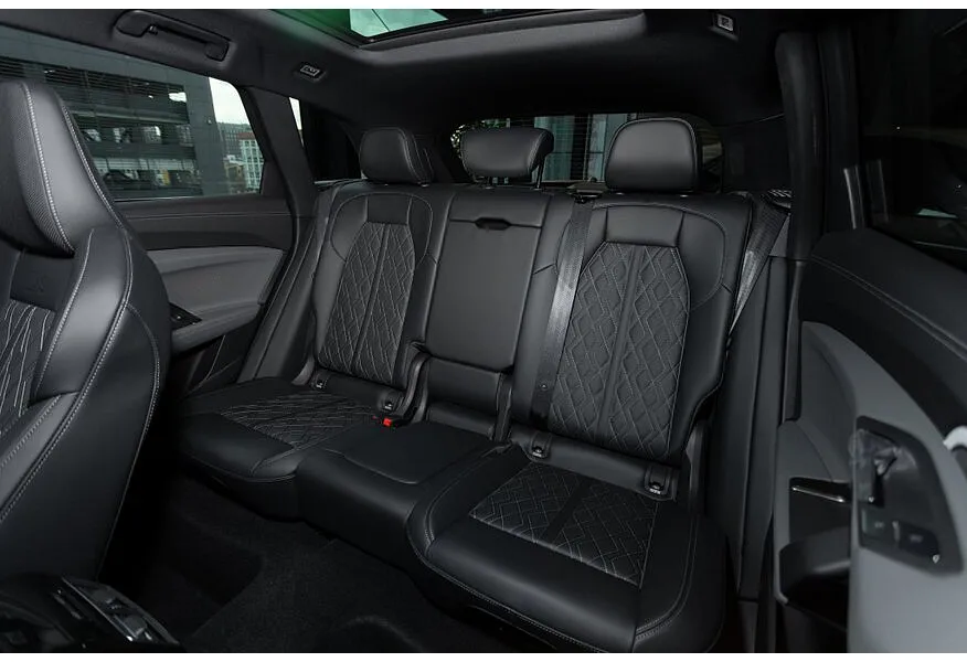 Audi Q5 L 2.0 40 TFSI S tronic quattro (272 л.с.) Зеленый в АВИЛОН. Слайд №9
