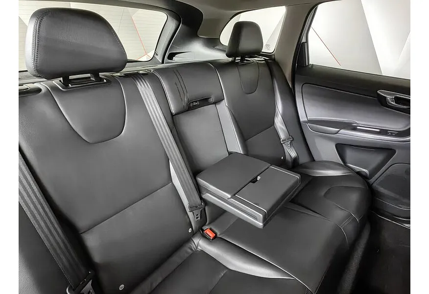 Volvo XC60 2.4 D4 Geartronic AWD (190 л.с.) Белый в АВИЛОН. Слайд №16
