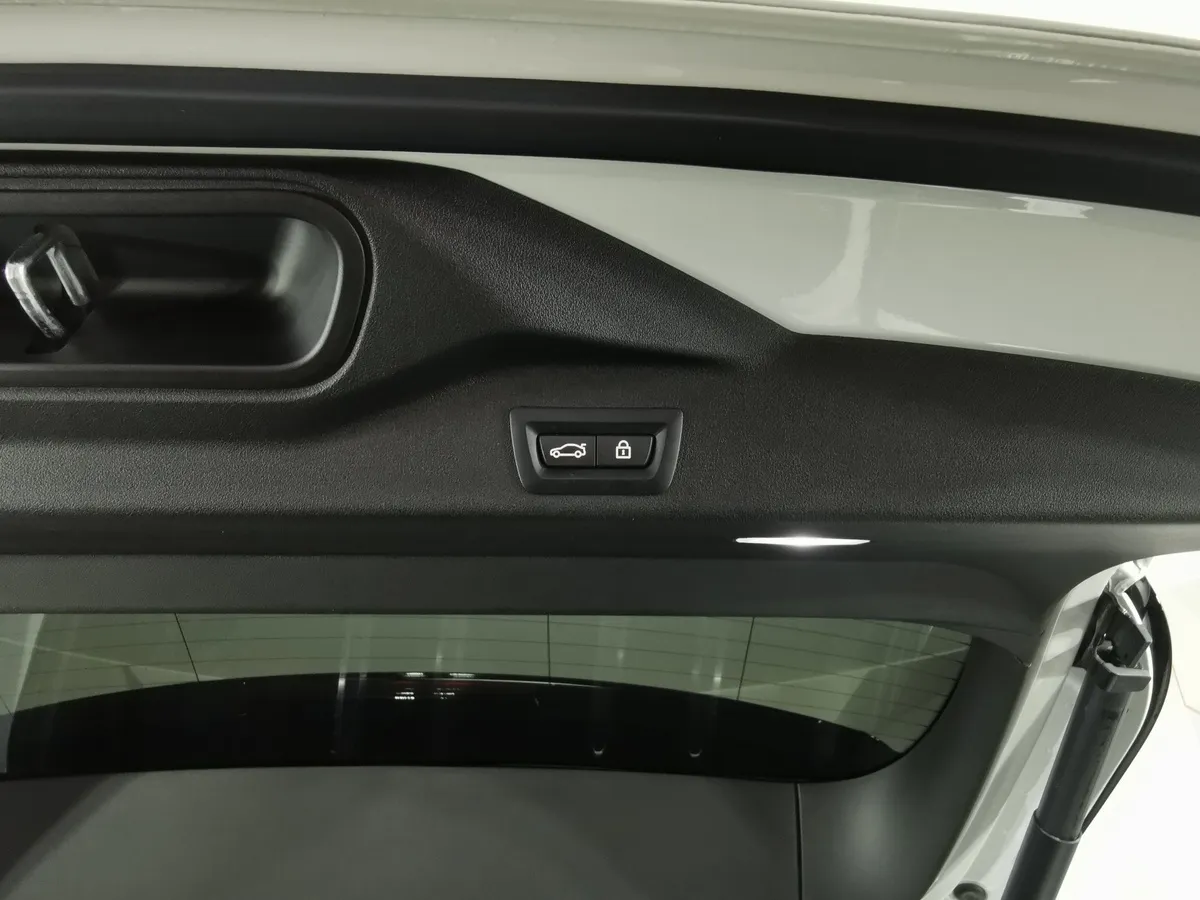 BMW X5 xDrive40i Steptronic (340 л.с.) Белый в АВИЛОН. Слайд №20