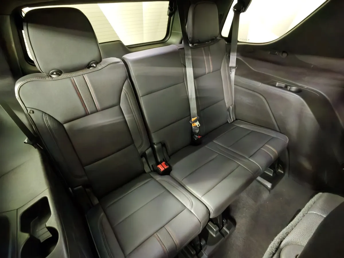 Chevrolet Tahoe 5.3 AT 4WD (343 л.с.) RST Черный в АВИЛОН. Слайд №24