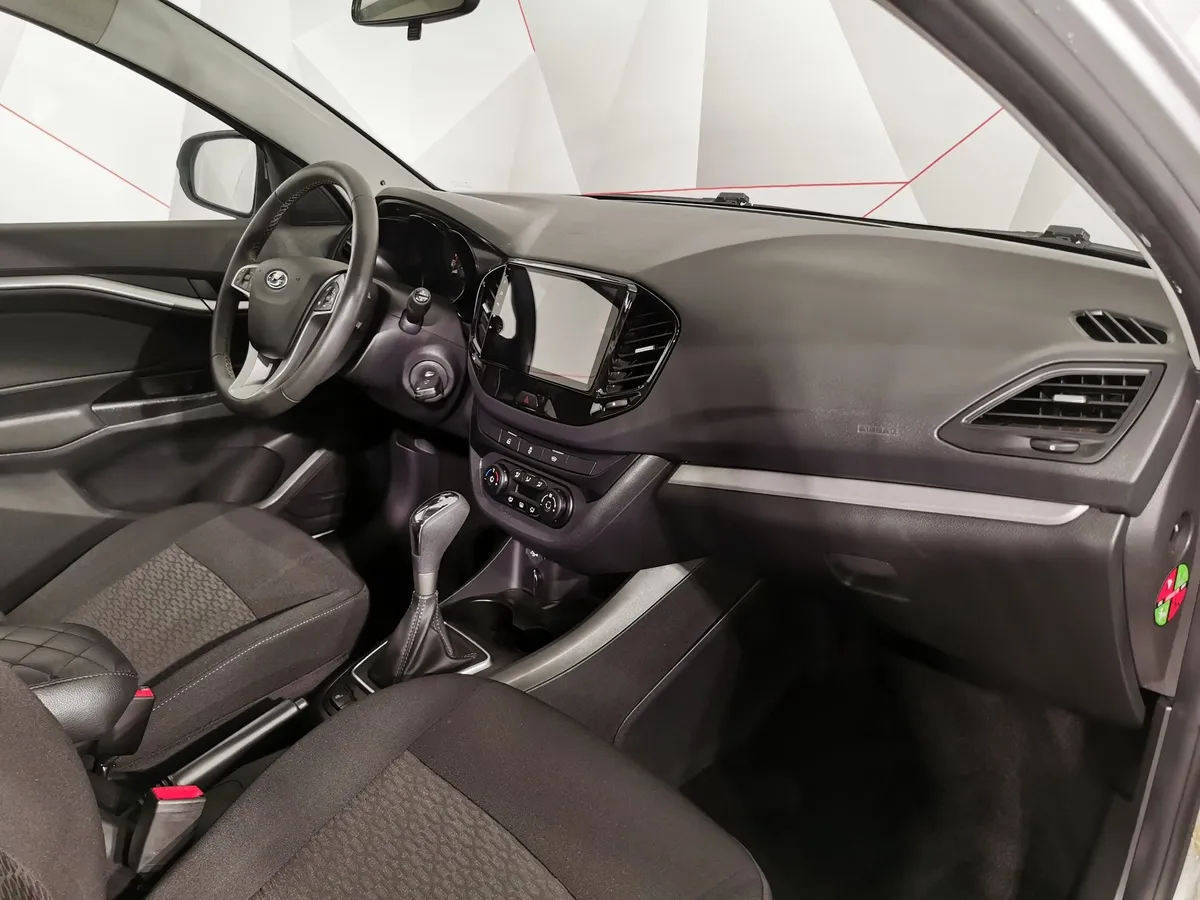 ВАЗ (Lada) Vesta 1.6 CVT (113 л.с.) Luxe Multimedia Серый в АВИЛОН. Слайд №11