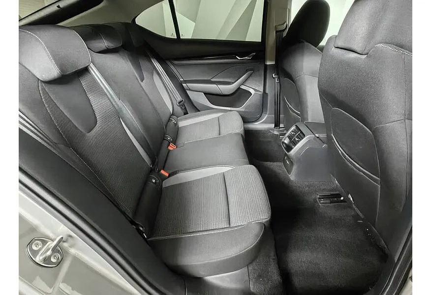 Skoda Octavia 1.4 AT FWD (150 л.с.) Коричневый в АВИЛОН. Слайд №16