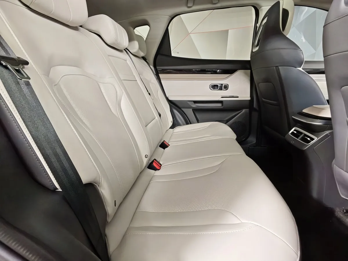 JETOUR Dashing 1.6T AT 4WD (185 л.с.) Sport Серый в АВИЛОН. Слайд №16