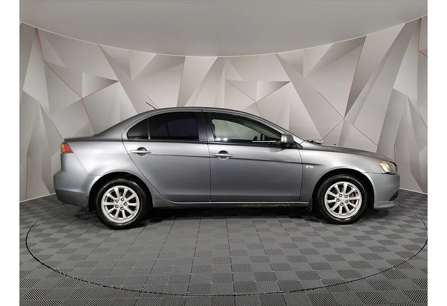 LIVE. Слайд №4