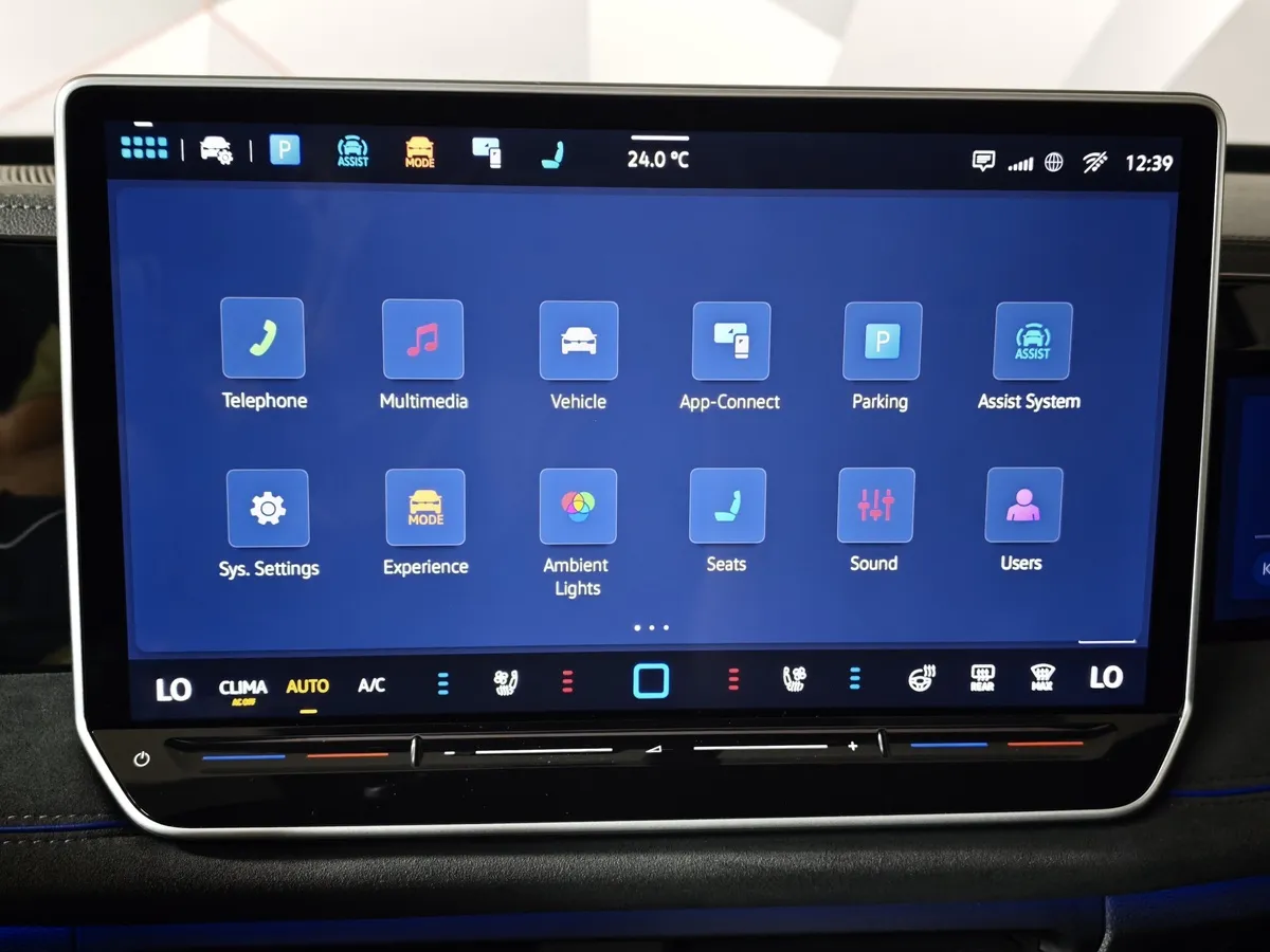 Volkswagen Tiguan 380 TSI 2.0 DSG 4WD (220 л.с.) R-Line Белый в АВИЛОН. Слайд №26