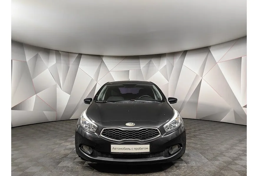Kia Ceed 1.4 MT (100 л.с.) Черный в АВИЛОН. Слайд №7 Kia Ceed 1.4 MT (100 л.с.) Черный в АВИЛОН. Слайд №7