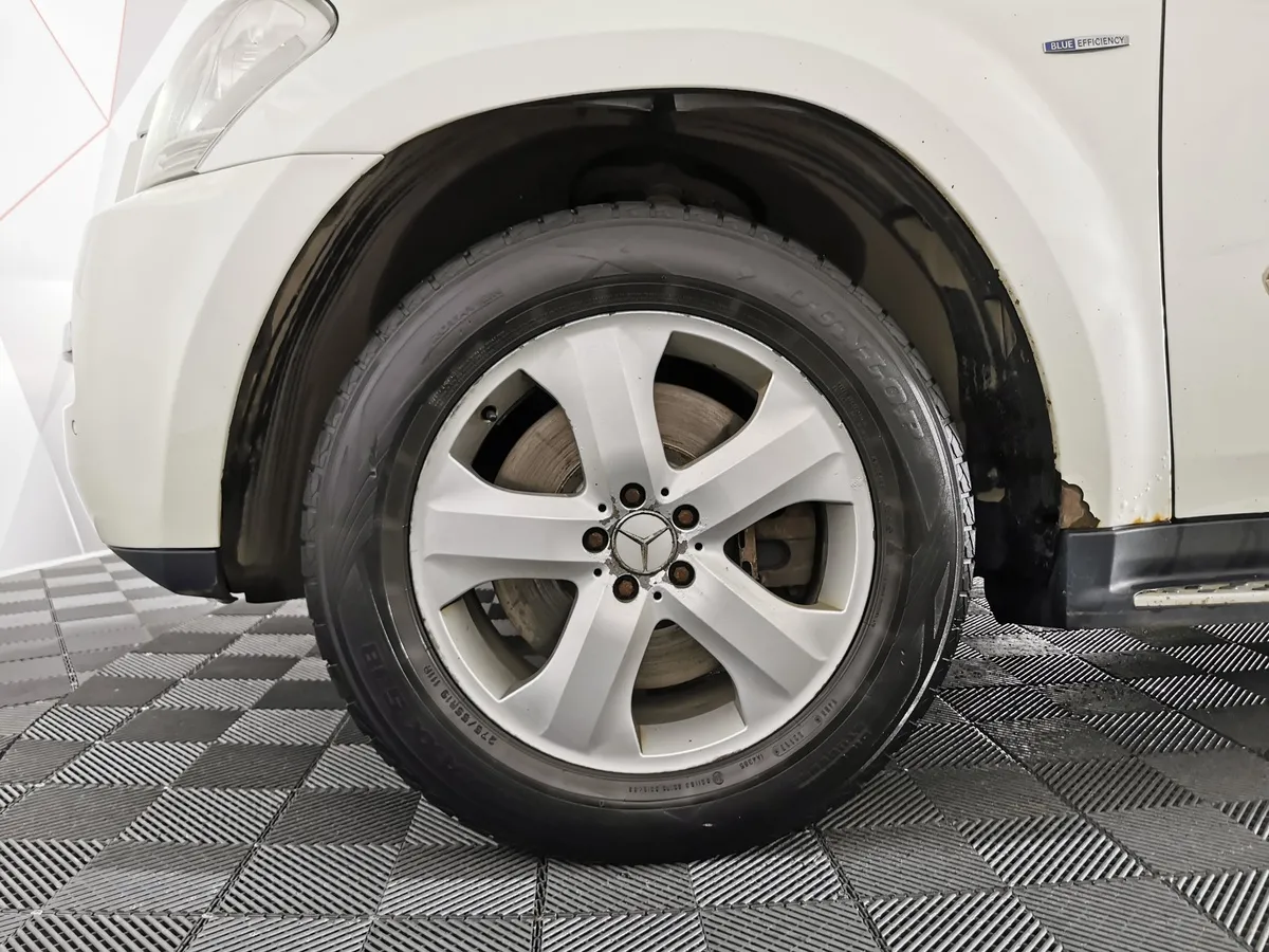 Mercedes-Benz GL 350 CDI BlueEFFICIENCY 7G-Tronic 4MATIC (224 л.с.) Белый в АВИЛОН. Слайд №9