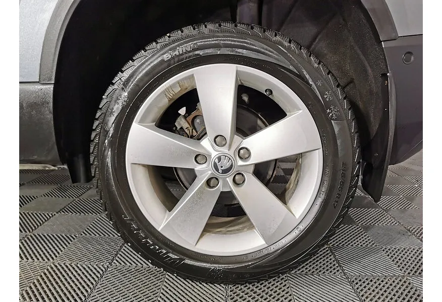 Skoda Karoq 1.4 AT FWD (150 л.с.) Ambition Серый в АВИЛОН. Слайд №9