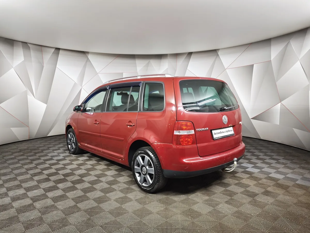 Volkswagen Touran 1.9 TDI AT (100 л.с.) Conceptline Красный в АВИЛОН. Слайд №4