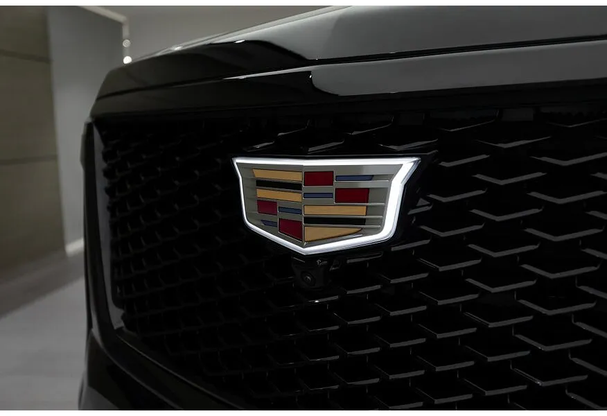 Cadillac Escalade 6.2 V8 AT AWD (420 л.с.) Sport Platinum Черный в АВИЛОН. Слайд №17