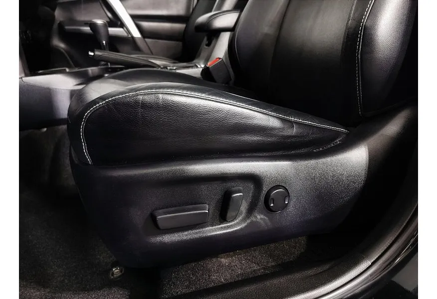 Toyota RAV4 2.0 CVT AWD (146 л.с.) Классик Черный в АВИЛОН. Слайд №18