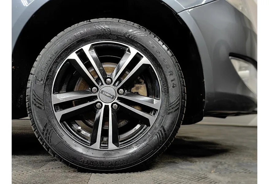 Skoda Fabia 1.2 MT (70 л.с.) Серый в АВИЛОН. Слайд №9