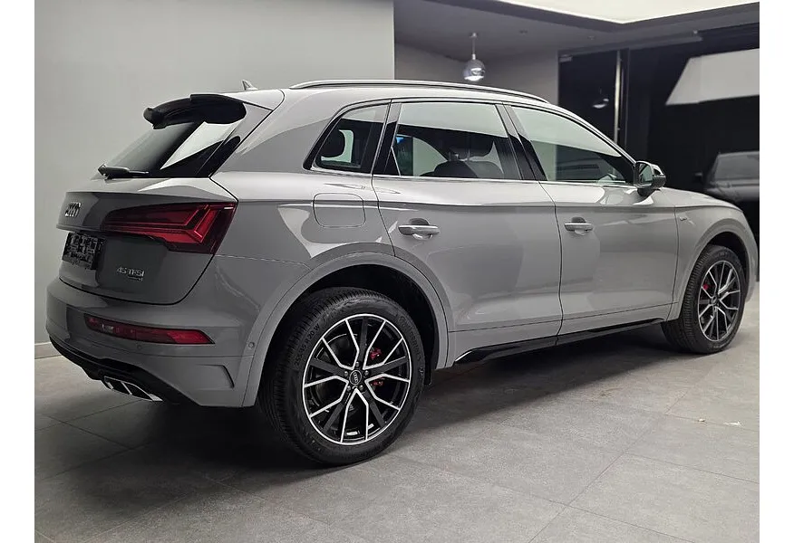 Audi Q5 L 2.0 TFSI S tronic quattro (245 л.с.) Luxury Dynamic Серый в АВИЛОН. Слайд №6