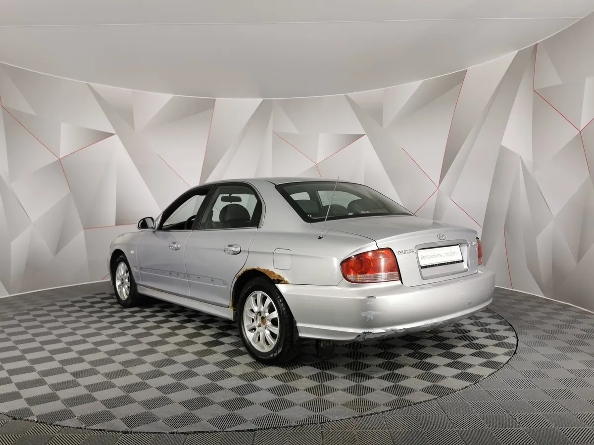 Hyundai Sonata 2.0 MT (137 л.с.) Серебристый в АВИЛОН. Слайд №4