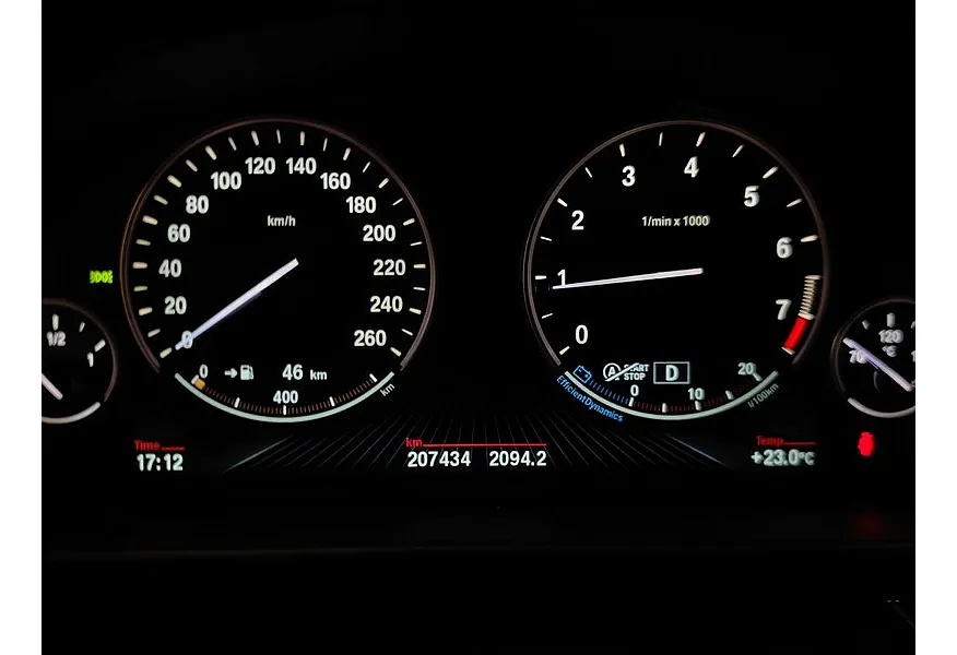 BMW 5 серия 520i Steptronic (184 л.с.) Базовая. Локальная сборка Черный в АВИЛОН. Слайд №13