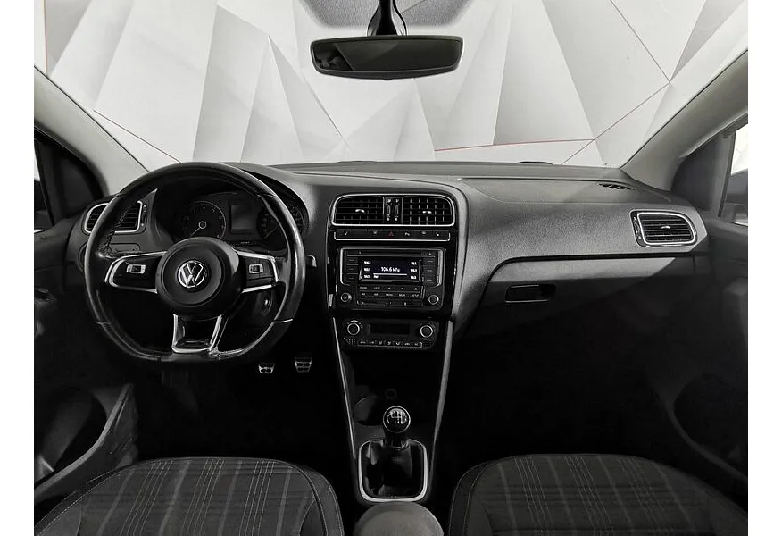 Volkswagen Polo 1.4 TSI MT (125 л.с.) GT Серебристый в АВИЛОН. Слайд №14