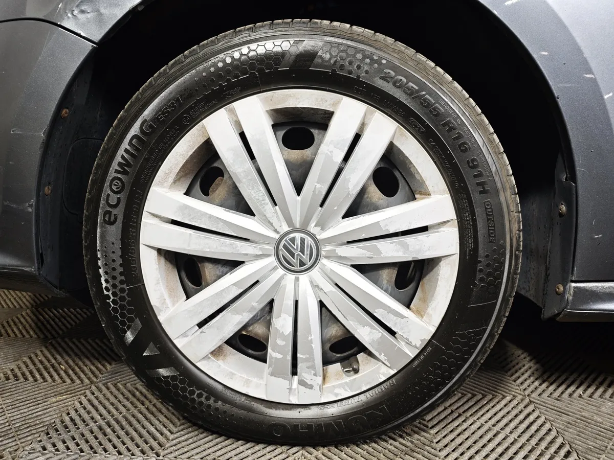 Volkswagen Jetta 1.6 AT (105 л.с.) Comfortline Серый в АВИЛОН. Слайд №9
