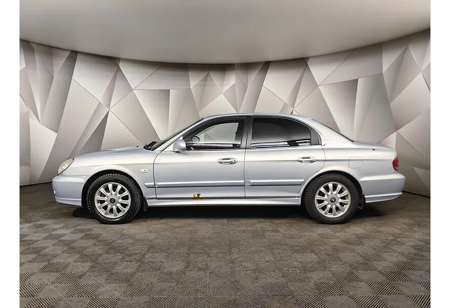 Hyundai Sonata 2.0 AT (150 л.с.) Classic Серебристый в АВИЛОН. Слайд №5