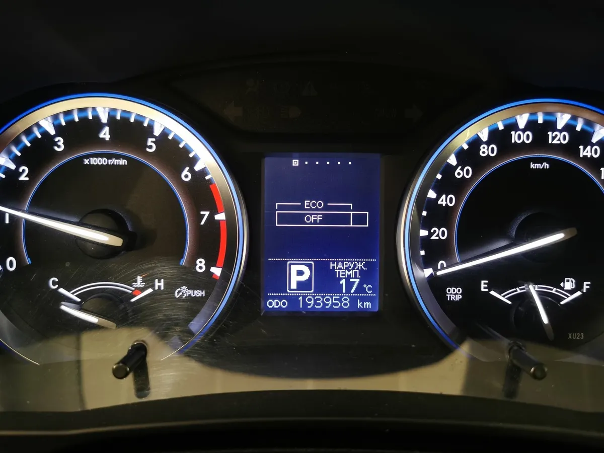Toyota Highlander 3.5T AT 4WD (249 л.с.) Luxe Safety Черный в АВИЛОН. Слайд №17